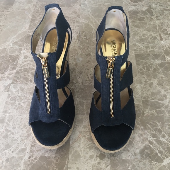 MICHAEL Michael Kors Damita Wedge - Picture 2 of 6